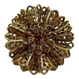 VTG Brooch Pin 1.4 Inch Gold Tone Filigree Metal Flower Geometric Red Rhinestone